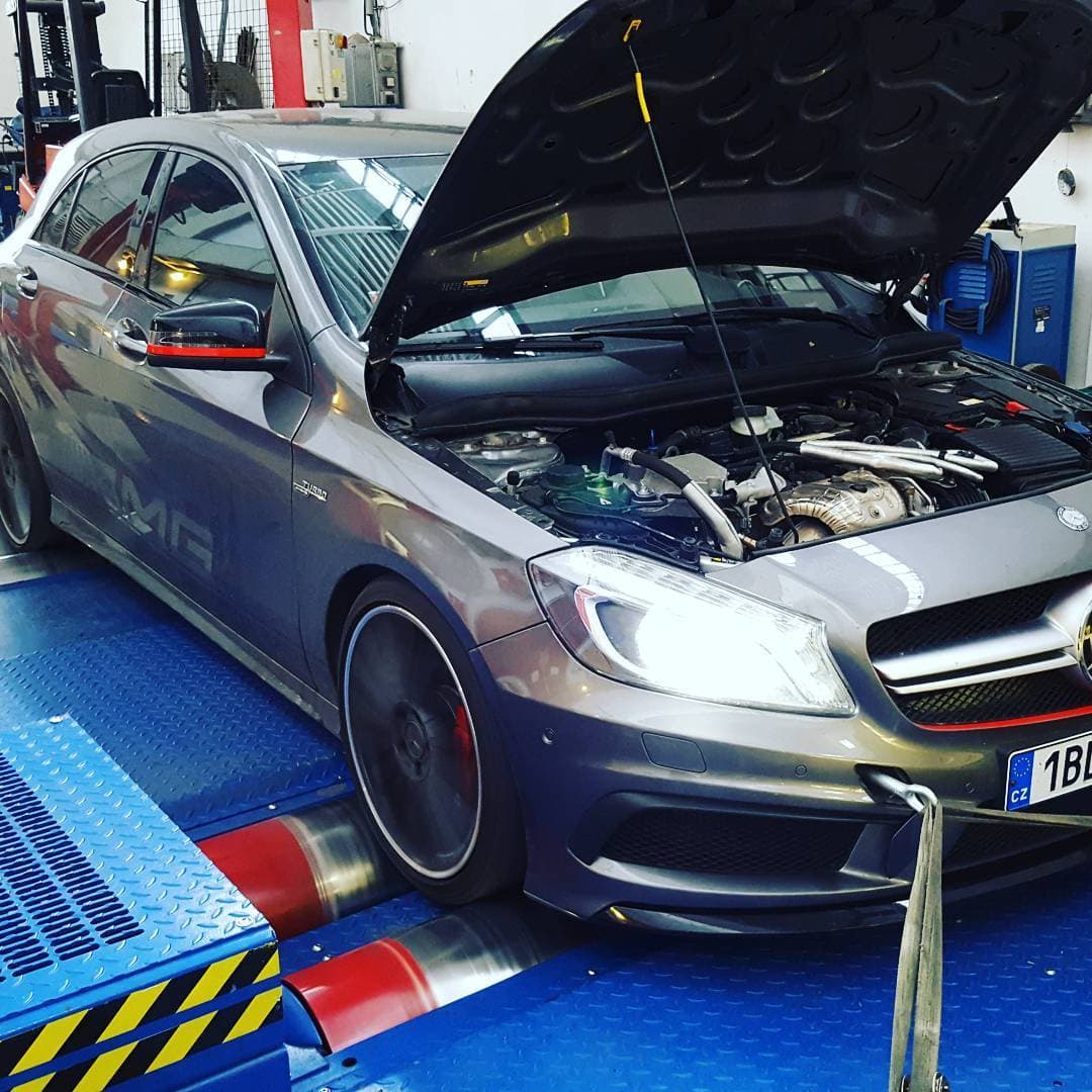 Mercedes A45 AMG 2.0 Turbo v dílně Powerchip